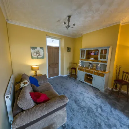 Newton Heath Apartment -750Mtrs To Beach - Spacious Ground Floor - Sleeps 6 Porthcawl Exterior photo